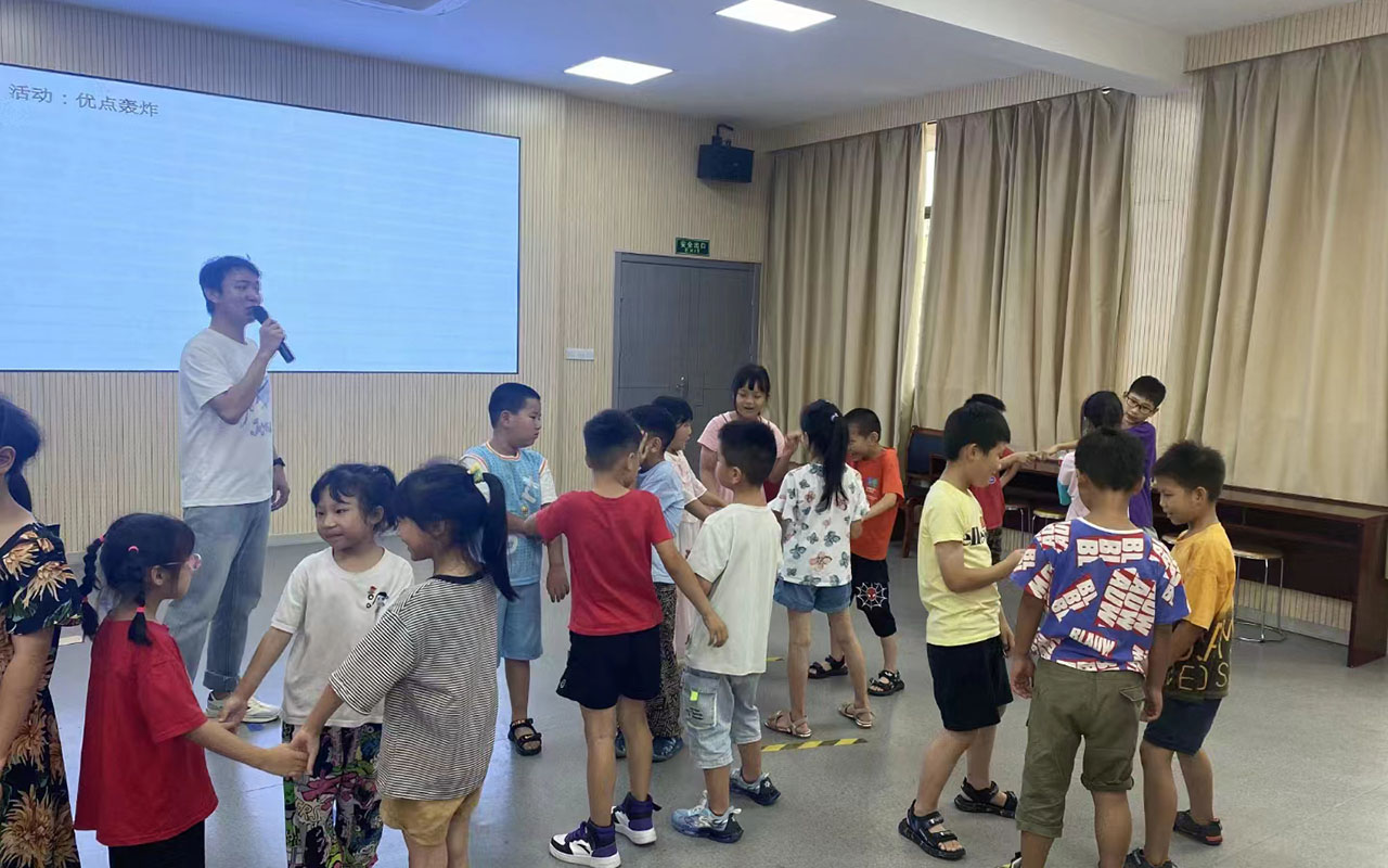 普安龙观乡中心学校